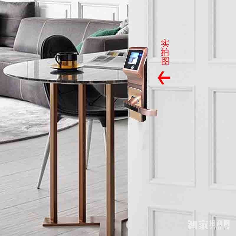 堅(jiān)甲衛(wèi)士紅外人臉識別智能鎖 液晶顯示屏幕