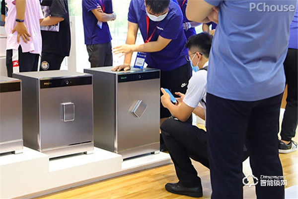 飛利浦智能鎖禤朝華：聚焦居家智能安防細(xì)分領(lǐng)域，力求小而精的極致功能體驗(yàn)