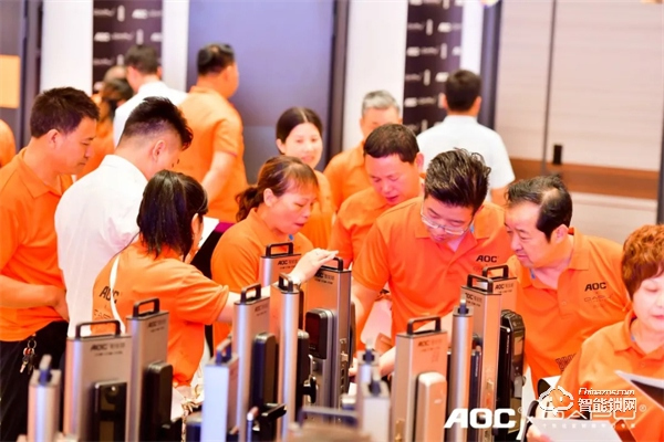 一面科技 一面藝術(shù)！AOC x 大璞聯(lián)合新品發(fā)布會(huì)高燃現(xiàn)場(chǎng)！