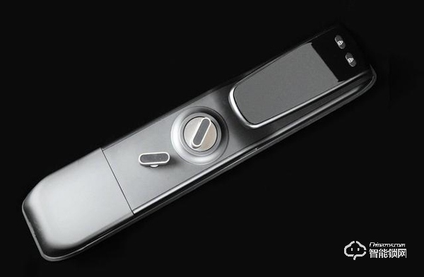 換上人生第一把智能鎖，不帶鑰匙的感覺真是太爽了