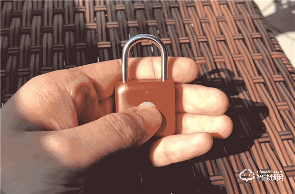 小米有品上架智能指紋掛鎖：指紋一觸即開，待機(jī)可達(dá)一年