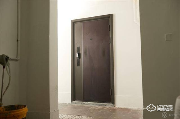 貓眼+智能門鎖，雙層防爆更安全，我換了有品眾籌的智能門