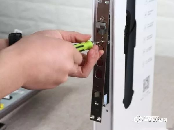 歐瑞博T1智能門鎖體驗：指紋識別精準支持多項智能防護