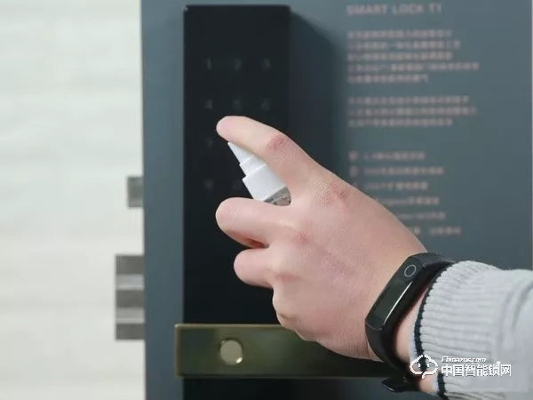 歐瑞博T1智能門鎖體驗：指紋識別精準支持多項智能防護