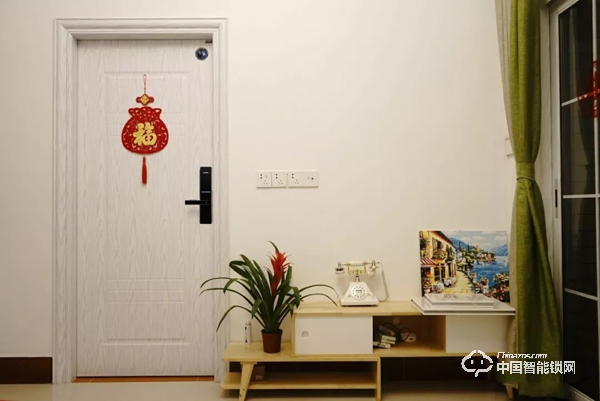 實際測評：亞太天能指紋鎖v1w 展現(xiàn)智能鎖的安全便捷