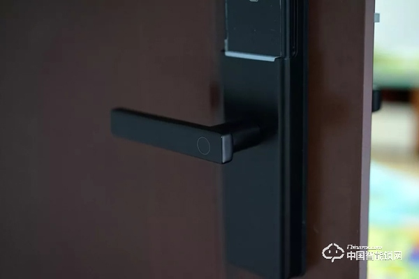 實際測評：亞太天能指紋鎖v1w 展現(xiàn)智能鎖的安全便捷