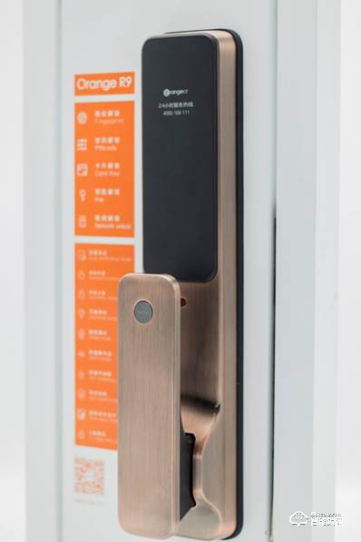 實力與顏值雙爆表！桔子物聯Orange R9全自動推拉智能鎖評測