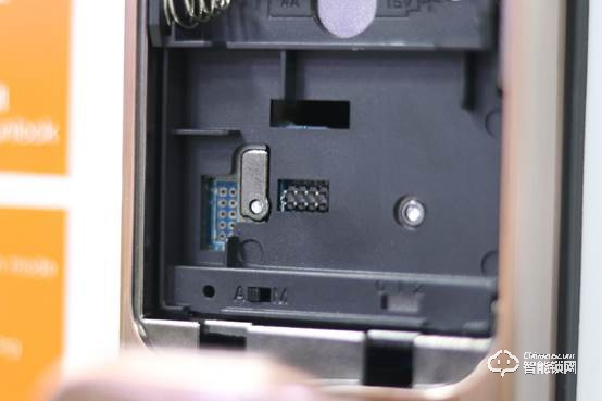 實力與顏值雙爆表！桔子物聯Orange R9全自動推拉智能鎖評測