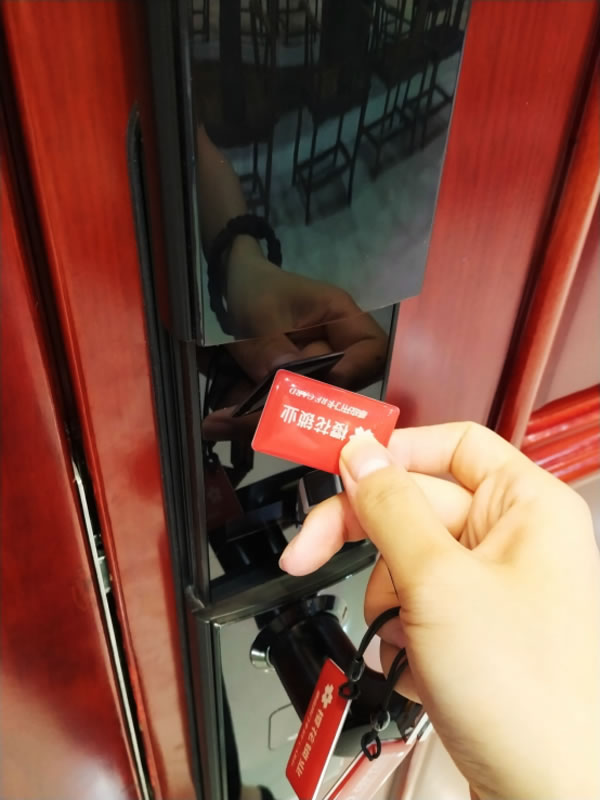 一把冷艷的智能鎖，櫻花指紋鎖新品8288使用測評