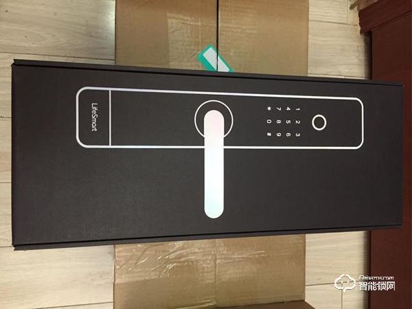 這款云起指紋鎖是榮獲了IF設(shè)計(jì)大獎的產(chǎn)品設(shè)計(jì)材質(zhì)做工都無可挑剔