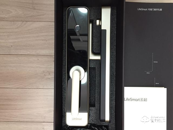 這款云起指紋鎖是榮獲了IF設(shè)計(jì)大獎的產(chǎn)品設(shè)計(jì)材質(zhì)做工都無可挑剔