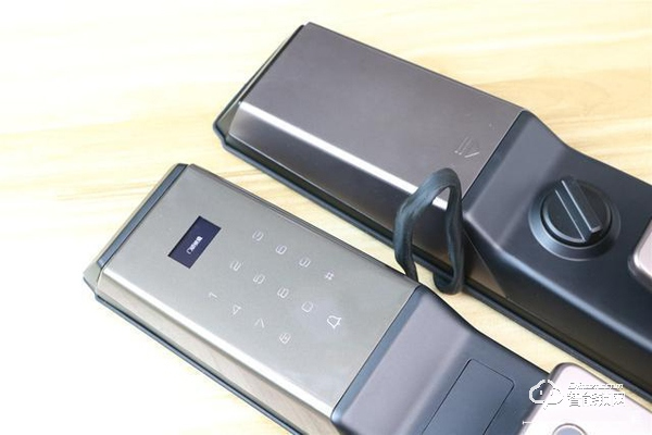 TCL智能鎖實(shí)力攪局，外觀新穎別樹一幟，一鍵開關(guān)更方便