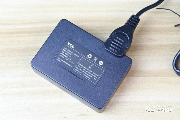 TCL智能鎖實(shí)力攪局，外觀新穎別樹一幟，一鍵開關(guān)更方便