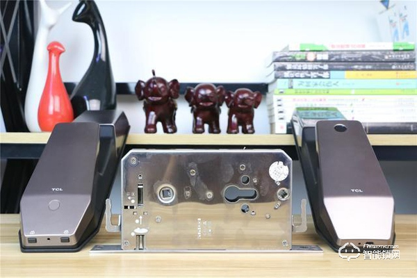 TCL智能鎖實(shí)力攪局，外觀新穎別樹一幟，一鍵開關(guān)更方便