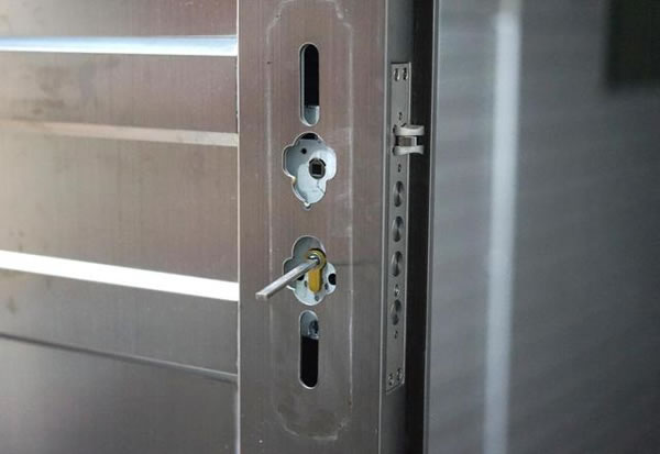 便捷安全兩不誤，希箭C1炫酷黑全自動智能鎖入手記