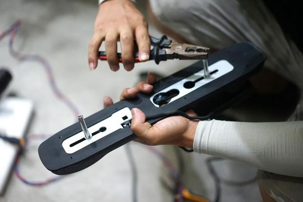 便捷安全兩不誤，希箭C1炫酷黑全自動智能鎖入手記