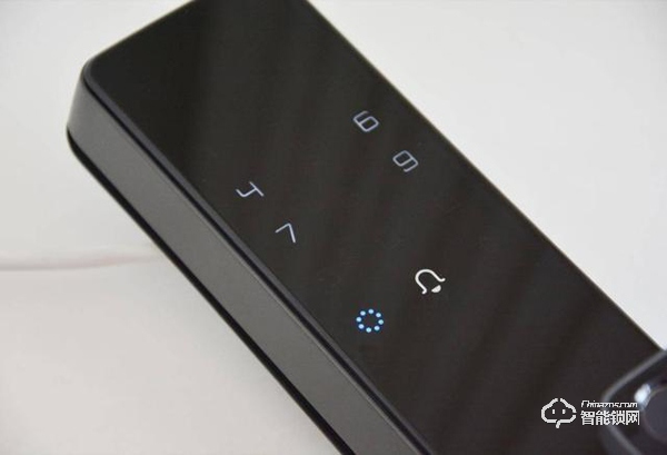 用防彈玻璃做面板，到底有多堅固，創(chuàng)米小白智能門鎖G1親測