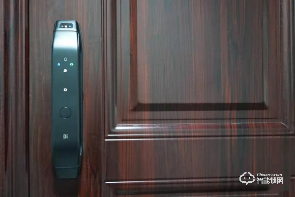 小嘀R5智能鎖評測：把“人臉”當(dāng)鑰匙，0.6秒即可解鎖 | 鈦極客