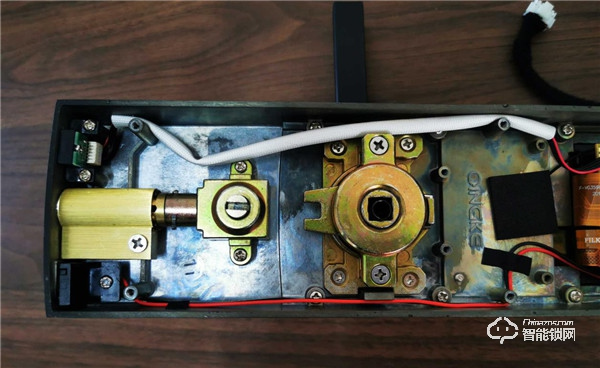 有顏有實力！華為智卡認證青稞智能鎖T7拆機測評報告
