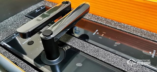 指紋鎖什么品牌好？德施曼、鹿客、派瑞軍工裝甲智能鎖試用測評