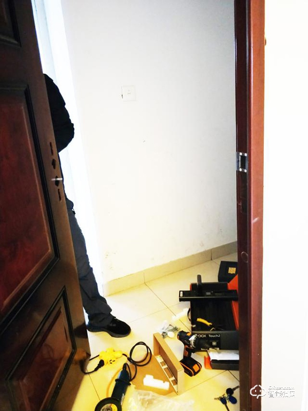 指紋鎖什么品牌好？德施曼、鹿客、派瑞軍工裝甲智能鎖試用測評