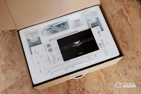 德施曼R7人臉識別智能鎖，換一個更加輕松的方式進家門