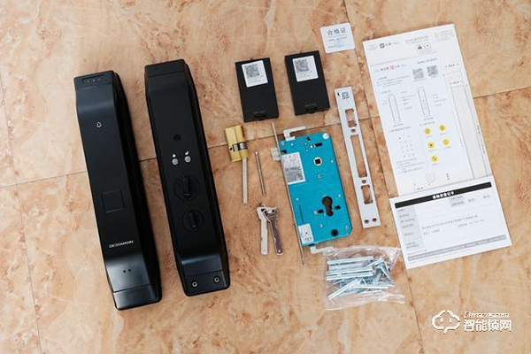 德施曼R7人臉識別智能鎖，換一個更加輕松的方式進家門