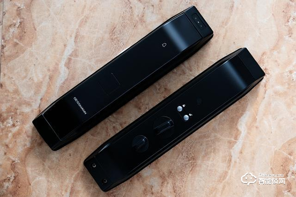 德施曼R7人臉識別智能鎖，換一個更加輕松的方式進家門