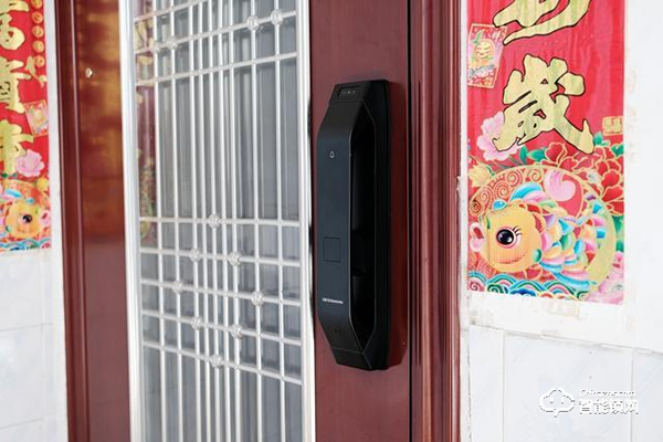 德施曼R7人臉識別智能鎖，換一個更加輕松的方式進家門