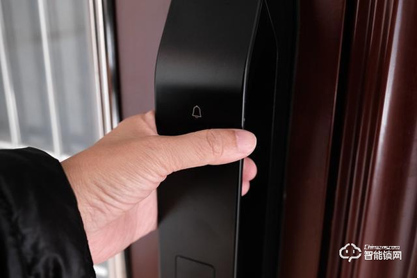 德施曼R7人臉識別智能鎖，換一個更加輕松的方式進家門