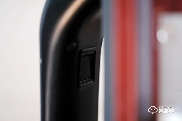 德施曼R7人臉識別智能鎖，換一個更加輕松的方式進家門