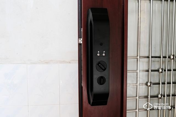 德施曼R7人臉識別智能鎖,換一個更加輕松的方式進家門 德施曼R7人臉識別智能鎖,換一個更加輕松的方式進家門