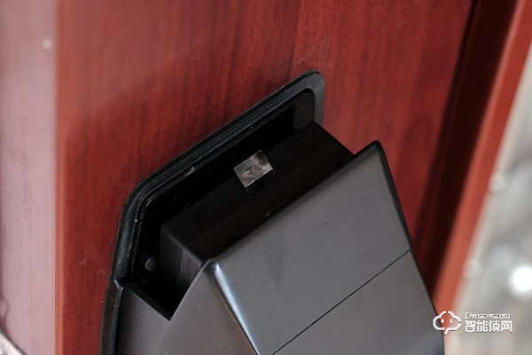 德施曼R7人臉識別智能鎖，換一個更加輕松的方式進家門