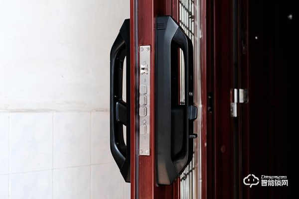 德施曼R7人臉識別智能鎖，換一個更加輕松的方式進家門