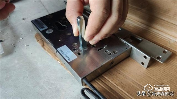 鹿客智能鎖安裝實錄|如何裝好一把智能門鎖 鹿客智能鎖安裝實錄|如何裝好一把智能門鎖