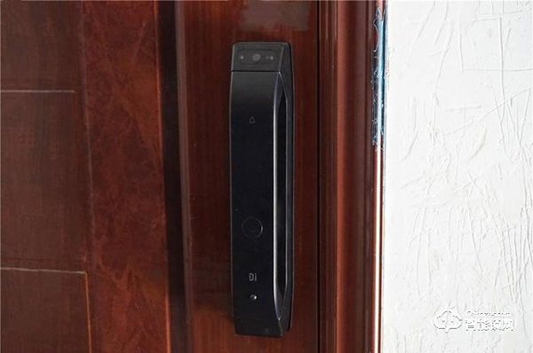 害怕半夜被開門？讓集貓眼、指紋鎖于一身的小嘀Q3M守護你的安全