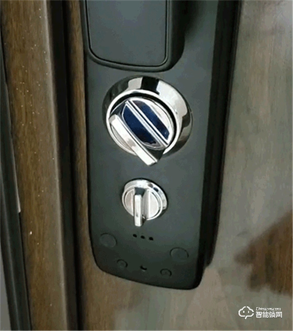 小益X6S智能鎖，顏值爆棚 | 3.5寸可視貓眼、6種開鎖方式、支持天貓精靈系統