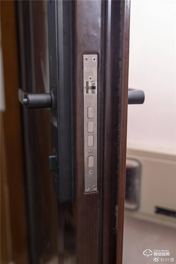 最好的鑰匙就是你的指紋，小益E206MI智能鎖讓你忘記鑰匙