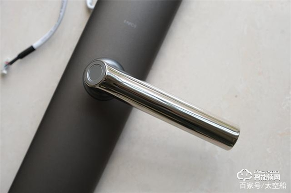 德施曼V8智能門鎖，以專業之名去守護我的家門