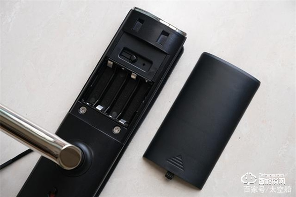 德施曼V8智能門鎖，以專業之名去守護我的家門