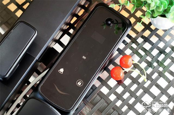 小益X6智能鎖天貓版測評：門鈴貓眼和門鎖三合一，更安全更實惠