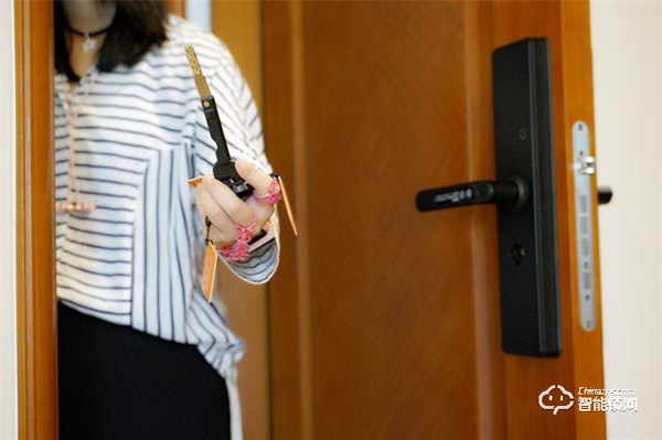 百元智能門(mén)鎖初體驗(yàn)-小益E206米家智能鎖 百元智能門(mén)鎖初體驗(yàn)-小益E206米家智能鎖