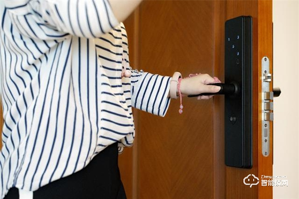 百元智能門(mén)鎖初體驗(yàn)-小益E206米家智能鎖