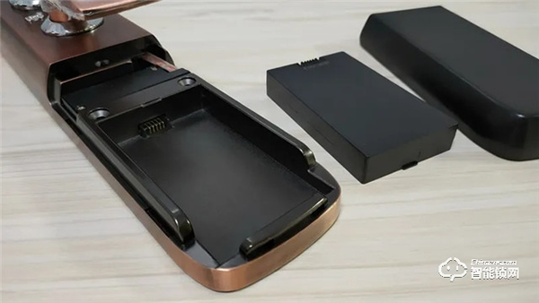 測評 | 金指碼全自動指紋鎖X3：輕奢、時尚、安全