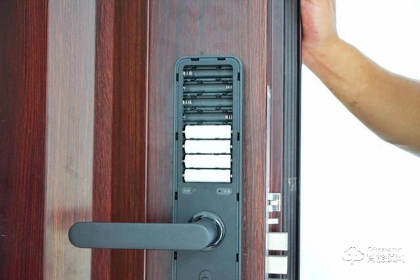 小米智能門鎖E上手：高性價比+體驗才是王道