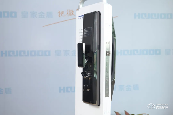 皇家金盾3D人臉識別全自動智能鎖R20D開箱圖賞