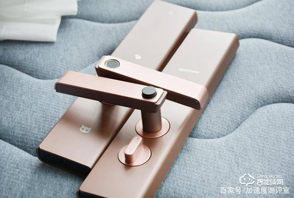 首創行業呼吸燈設計，斑點貓Z3智能指紋鎖實測體驗，顏值擔當者