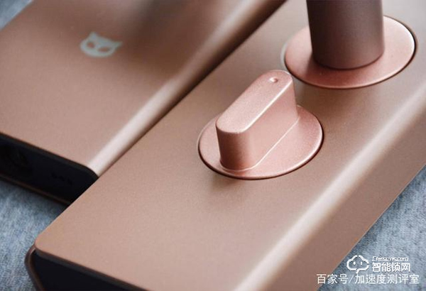 首創行業呼吸燈設計，斑點貓Z3智能指紋鎖實測體驗，顏值擔當者