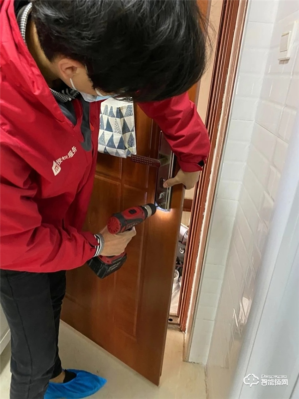 1599元難逢對手！小米智能門鎖Pro評測：貓眼、門鈴、攝像頭一步到位