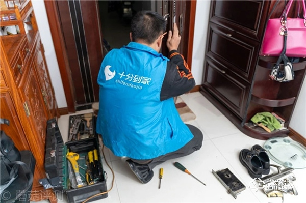 雙芯雙電機(jī)，開門更便捷，自動(dòng)上鎖更放心！TCL指紋智能鎖K6C評(píng)測